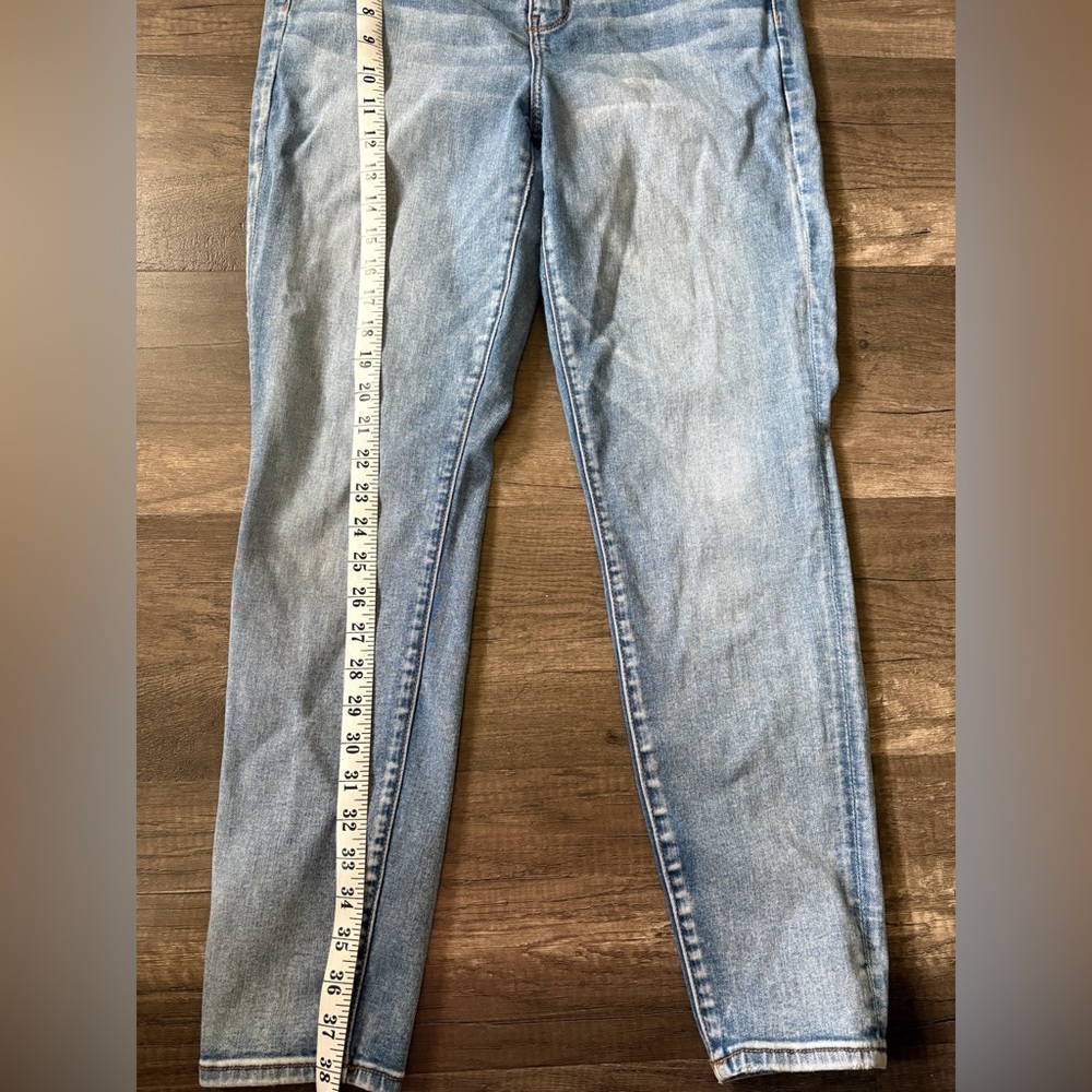 American Eagle Next Level Stretch Jeans Light Wash - Picture 3 of 6